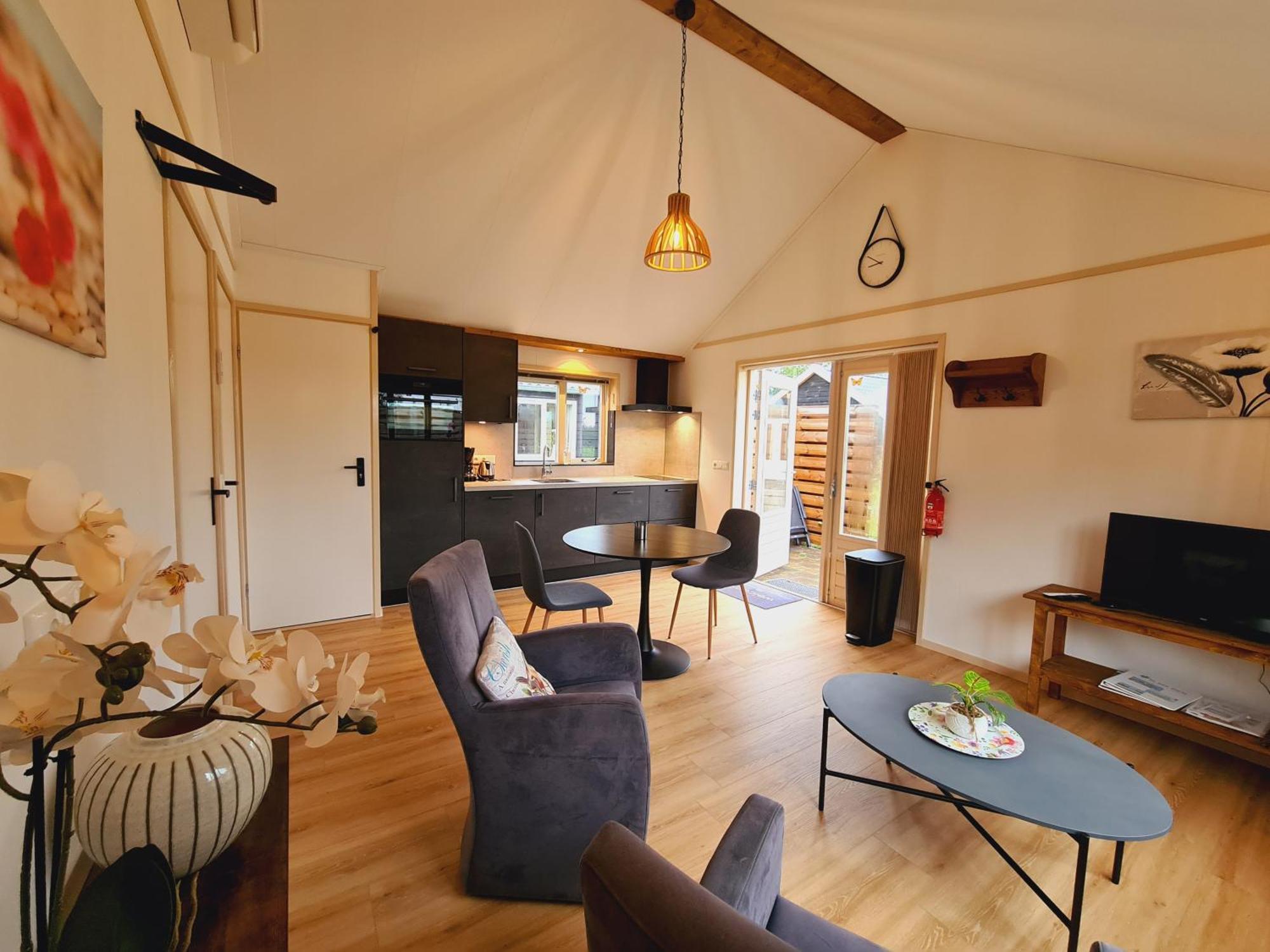 2-Persoons Luxe Vakantiewoning De Veenhoop Экстерьер фото